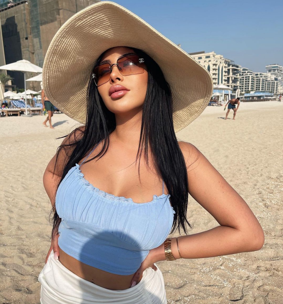 Maeva Ghennam est accusée de mentir à ses fans sur les réseaux @ Instagram Maeva Ghennam est accusée de mentir à ses fans sur les réseaux @ Instagram