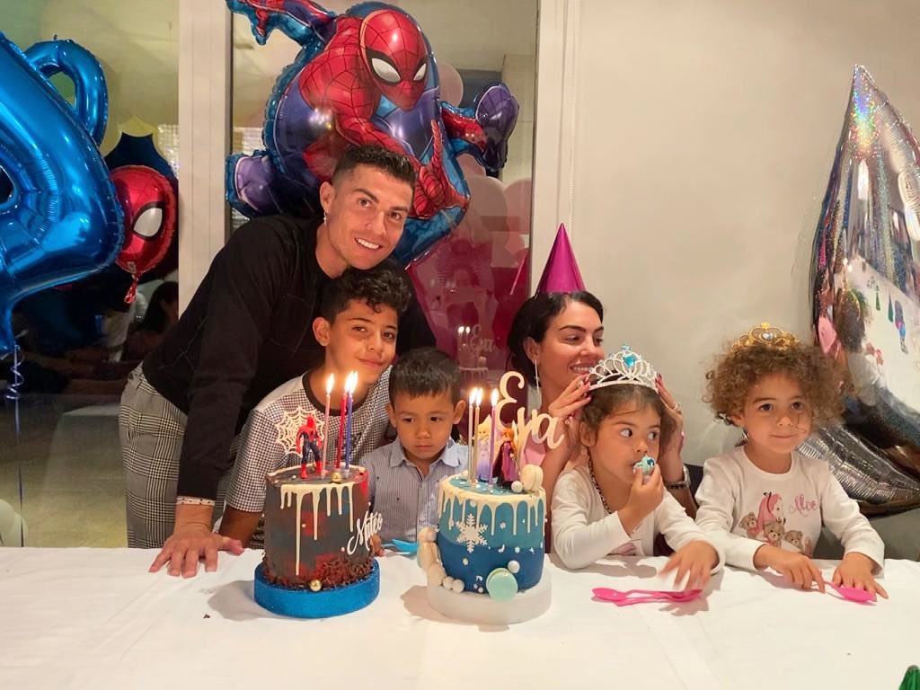  Cristiano Ronaldo en famille @Instagram