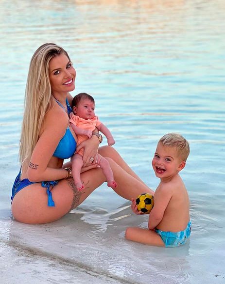Jessica Thivenin en famille @Instagram Jessica Thivenin en famille @Instagram