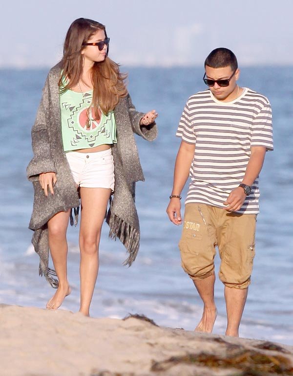 Selena Gomez trop proche d'Alfredo Flores ?