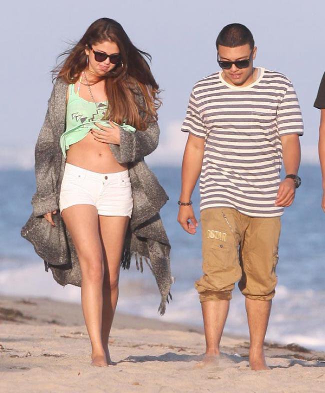 Selena Gomez trop proche d'Alfredo Flores ?