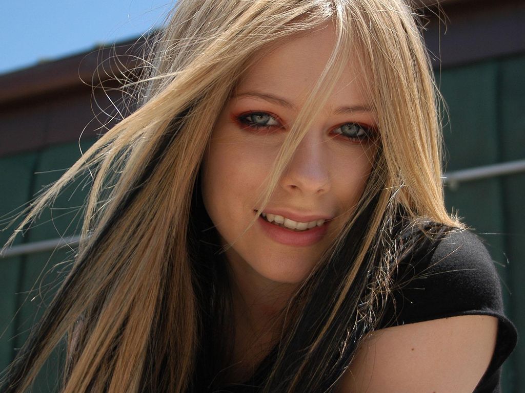 Avril Lavigne : Sur le point de se remarier?