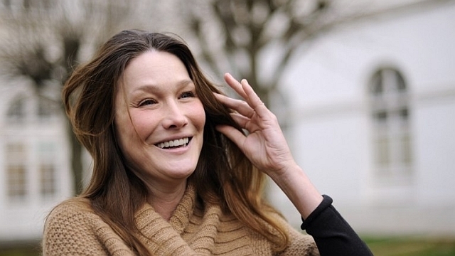 Carla Bruni : Elle évoque son rapport à la chirurgie esthétique