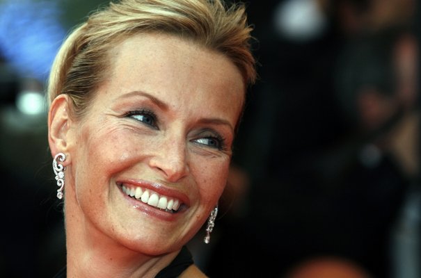 Estelle Lefébure : Un membre de la famille Hallyday à part entière