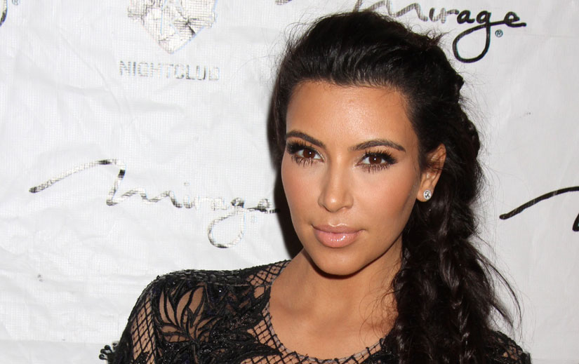 Kim Kardashian met enfin les pieds dehors avec son bébé !