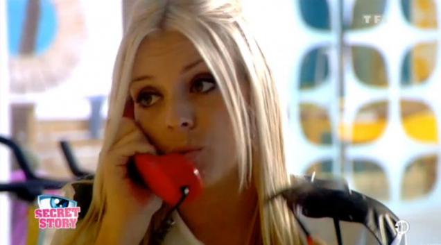 Secret story 7 : Alexia est-elle réellement si naive ou se donne-t-elle un rôle de victime pour attendrir le public et remporter la victoire ?