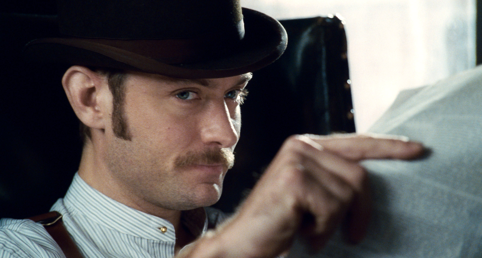 Jude Law annonce un troisième volet à la saga Sherlock Holmes