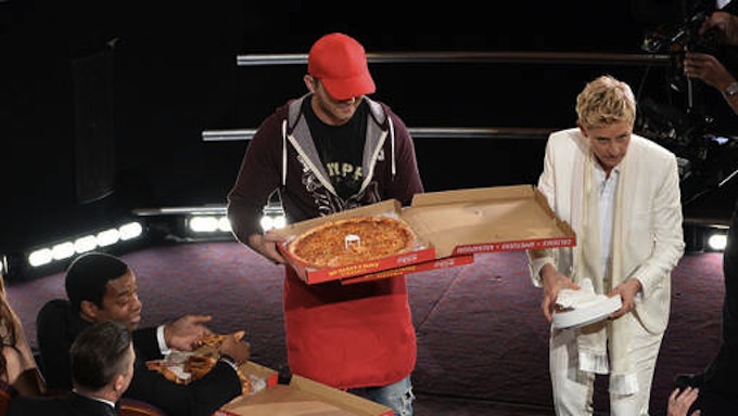 Oscars 2014 : Le livreur de pizza s'est vraiment, vraiment bien rempli les poches !