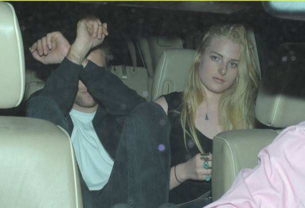 Robert Pattinson de nouveau en couple ?