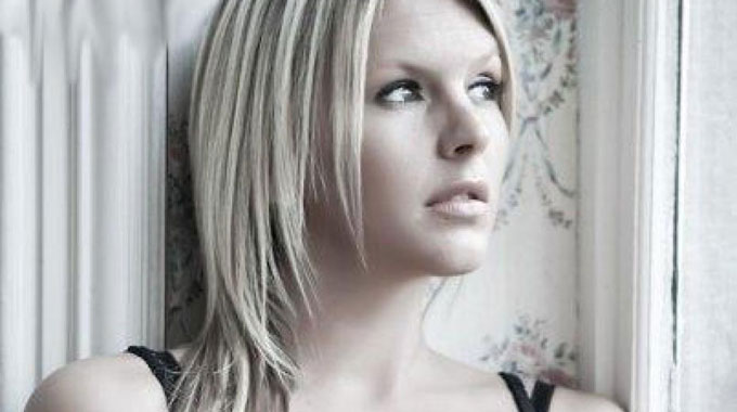 #LesAnges6 : Amélie Neten dévoile que Marie Parmentier est enceinte