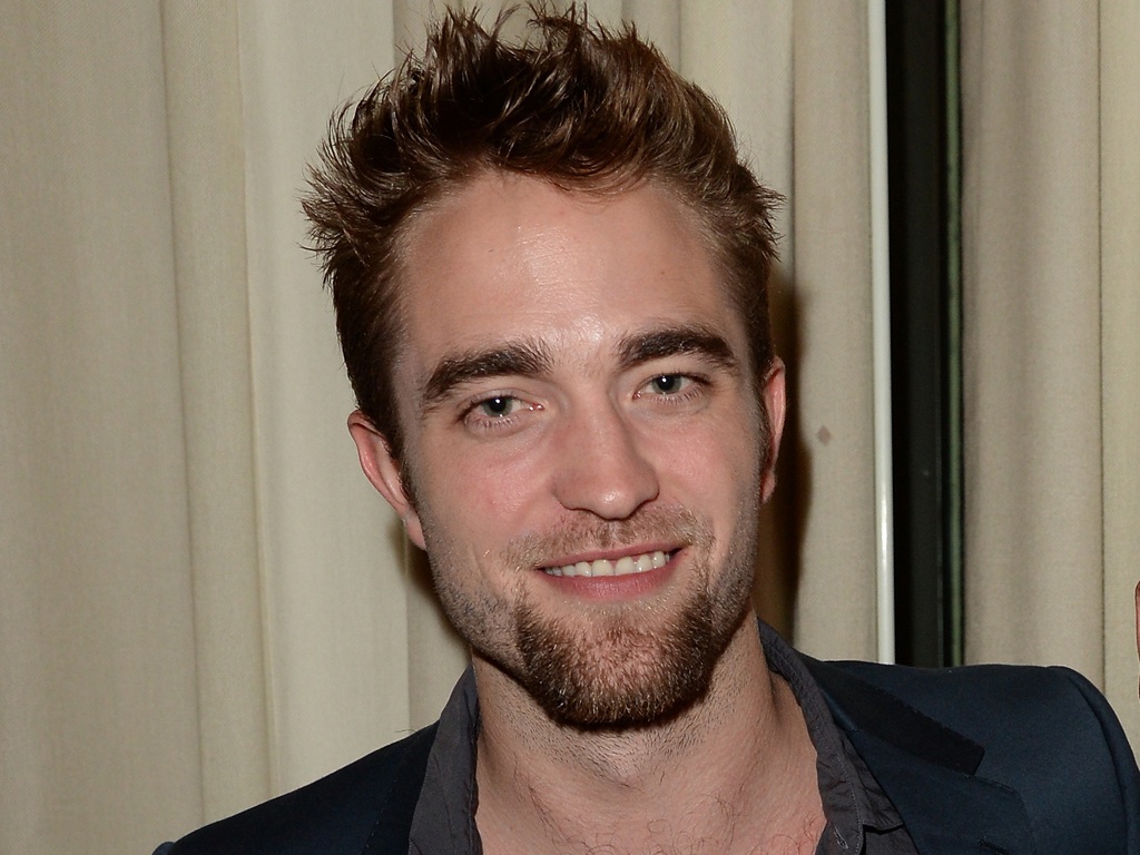 Robert Pattinson de nouveau en couple ?