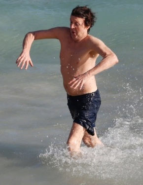 Paul Mc Cartney : Après l'hôpital, un petit plongeon à Ibiza !