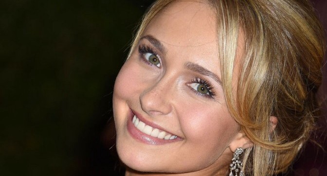 Hayden Panettiere attend une fille !