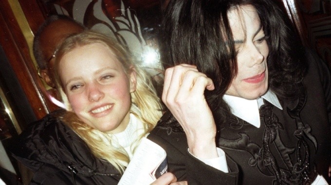 #SS8 : Joanna Thomae réagit aux accusations de l'ex-manager de Michael Jackson