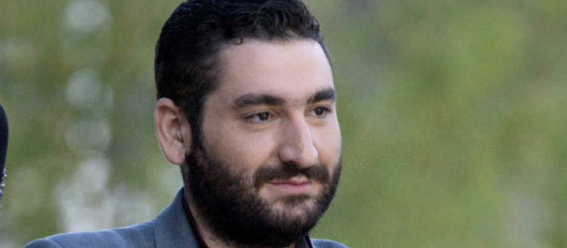 Mouloud Achour malmené sur les Champs-Elysées, il pousse un coup de gueule