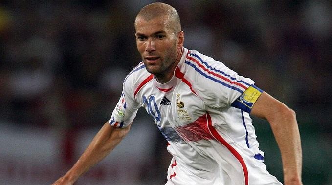 Zinedine Zidane à deux doigts d'être suspendu