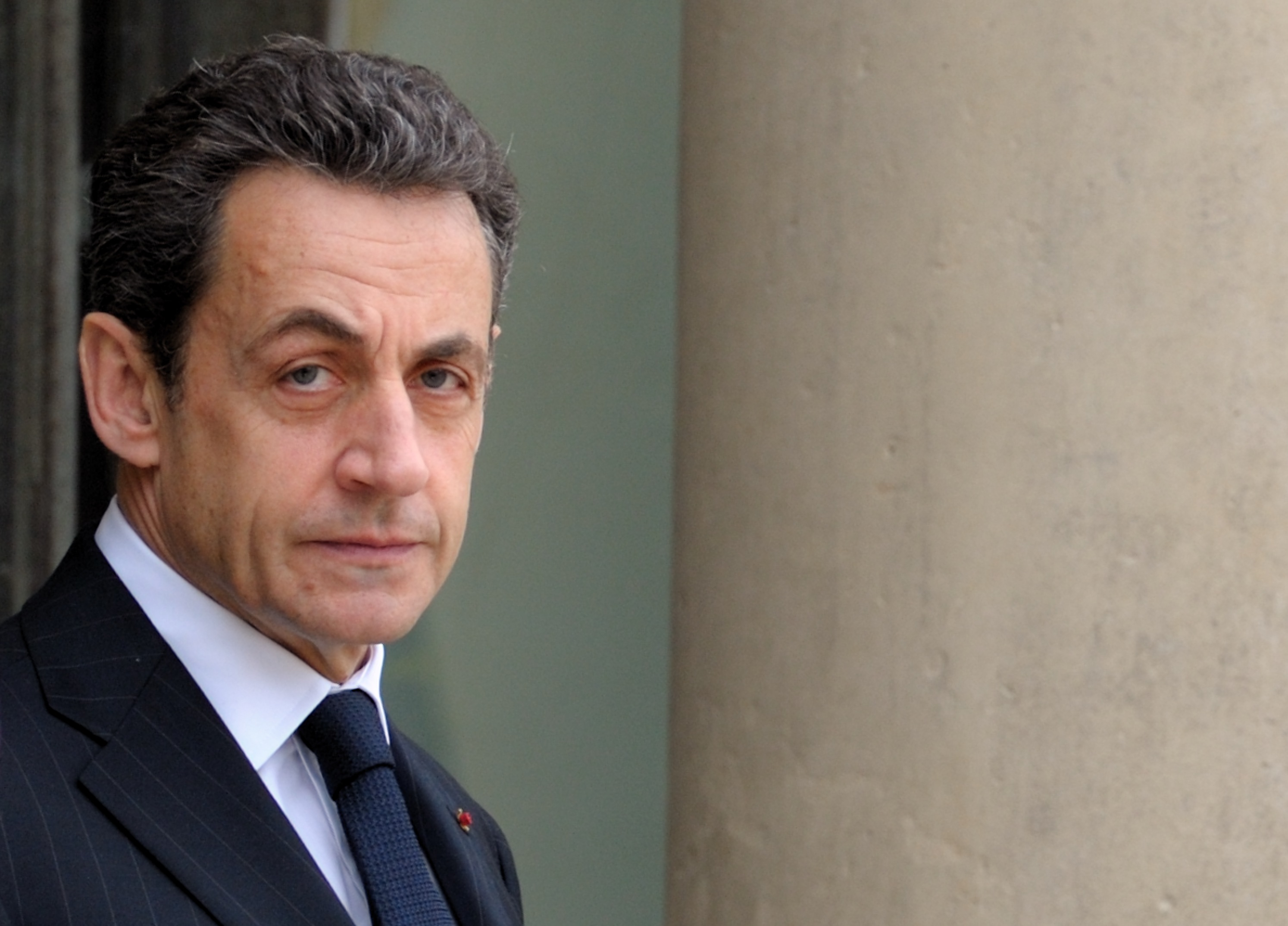 Un écolo perd son sang froid et traite Nicolas Sarkozy de "connard"