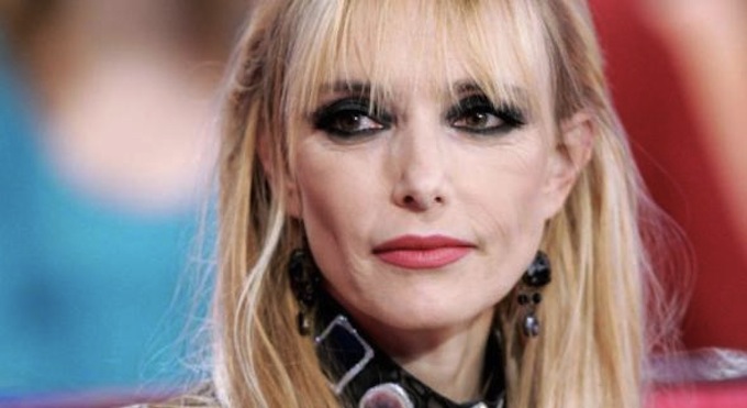 Jeanne Mas : Pour sa promo, elle lâche des confidences sur sa sexualité