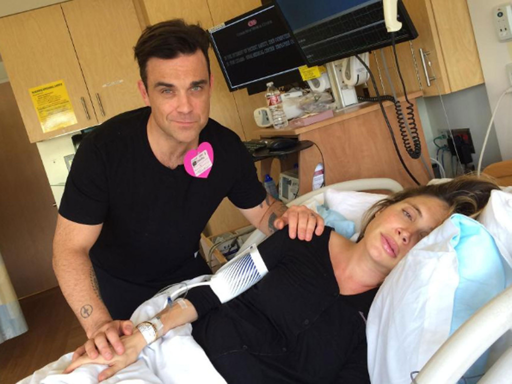 Robbie Williams : Sa femme accouche en talons aiguilles !