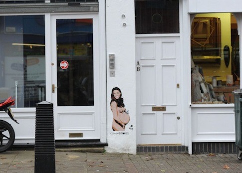 Kate Middleton enceinte s'affiche nue en plein Londres