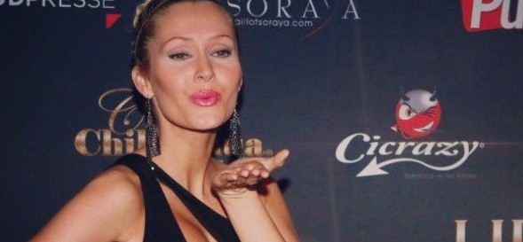 #IDV4 : Tatiana Laurens et son décolleté plongeant lors des Top Model Belgium 2014
