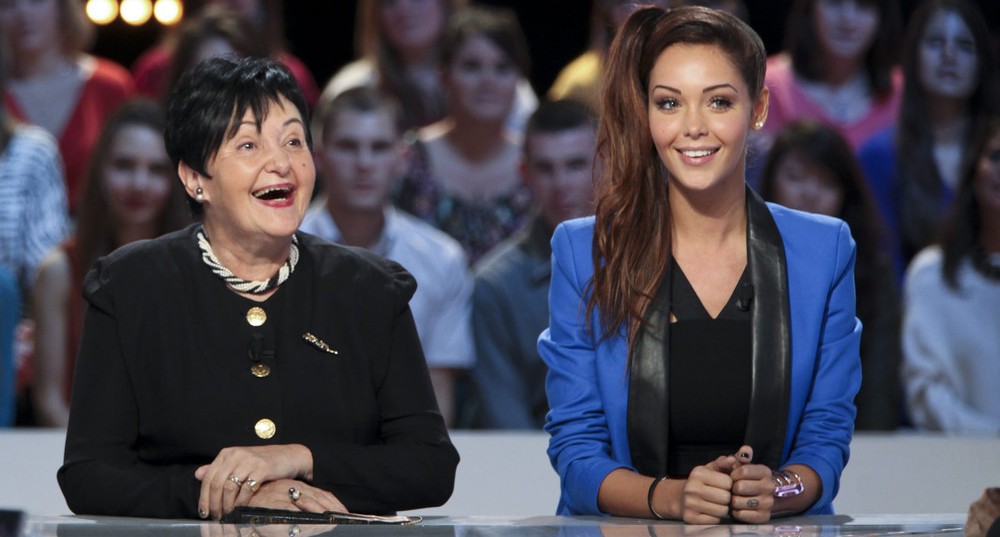 #Nabilla : Sa grand-mère la rejoint en prison !