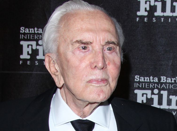 La bourde du magazine People : Kirk Douglas est mort !