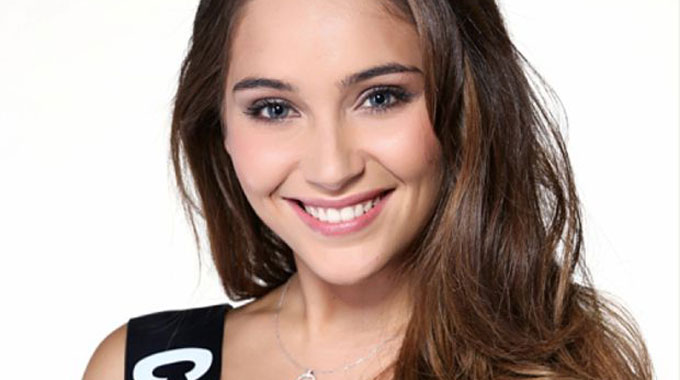 Une Miss 2015 drague Kev Adams sur les réseaux sociaux