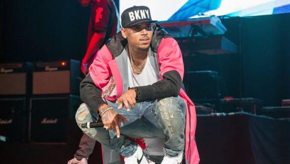Chris Brown : Une fusillade éclate lors de son concert !