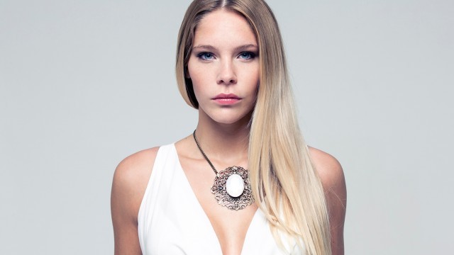#HollywoodGirls4 : Louise Buffet n’a pas eu recours à la chirurgie !