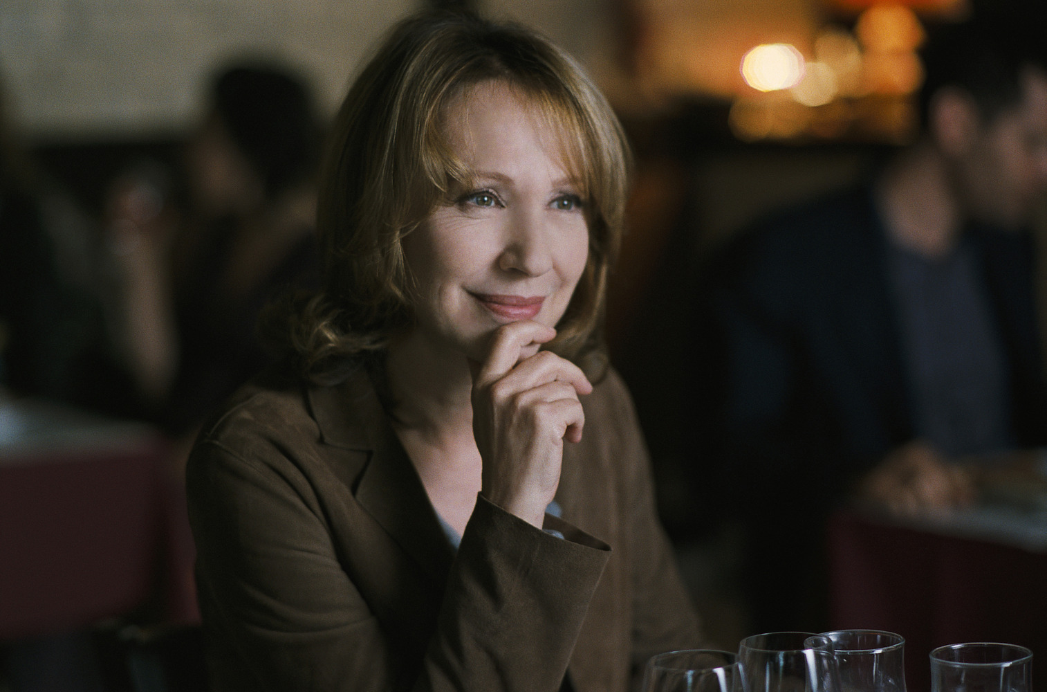 Après une soirée arrosée, Nathalie Baye oublie son César dans un bar