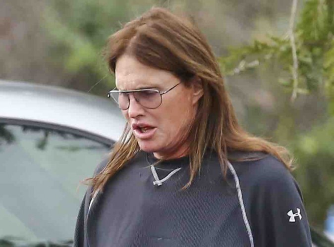Bruce Jenner moqué par Robbie Williams, sa cousine le défend