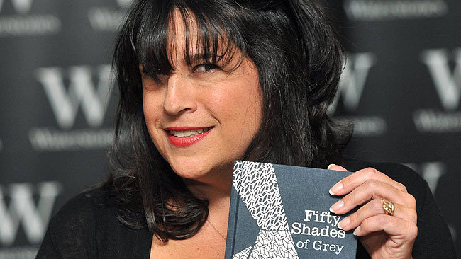 Fifty Shades of Grey : Peu satisfaite du résultat, l'auteure veut contrôler le second volet !