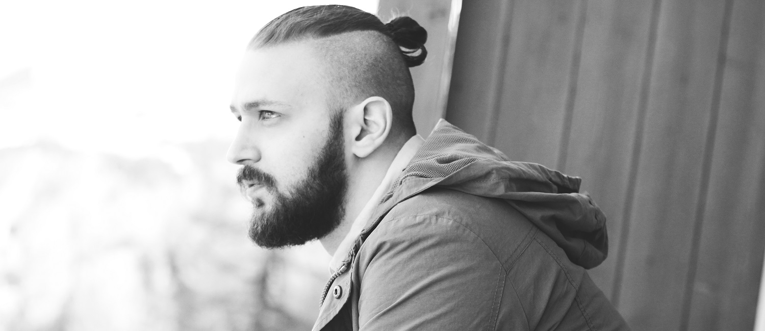 Larry Lynch : Soutenu par ses fans, son premier album arrive très bientôt !