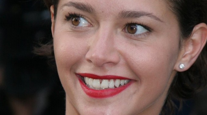 Emma de Caunes : &quot;Je ne suis pas bisexuelle mais j'ai eu des expériences homosexuelles&quot;