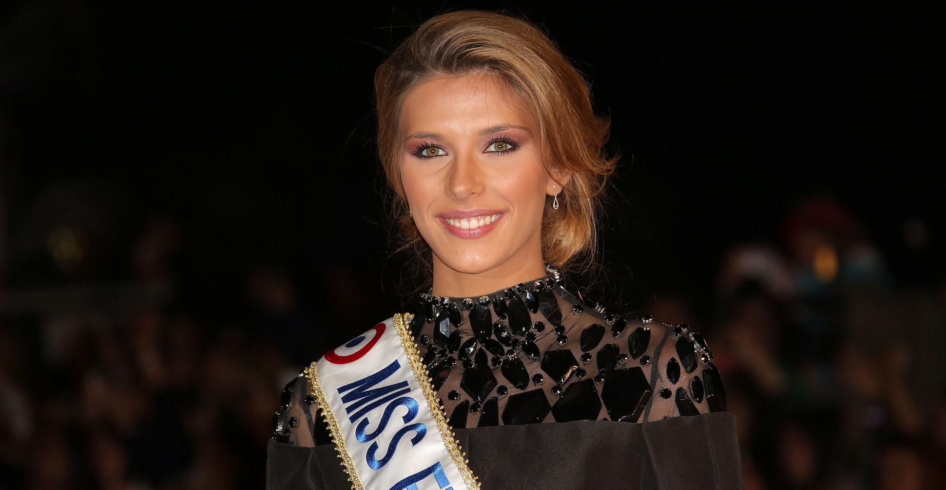 Camille Cerf recadrée par Sylvie Tellier à cause de son beau cul ?