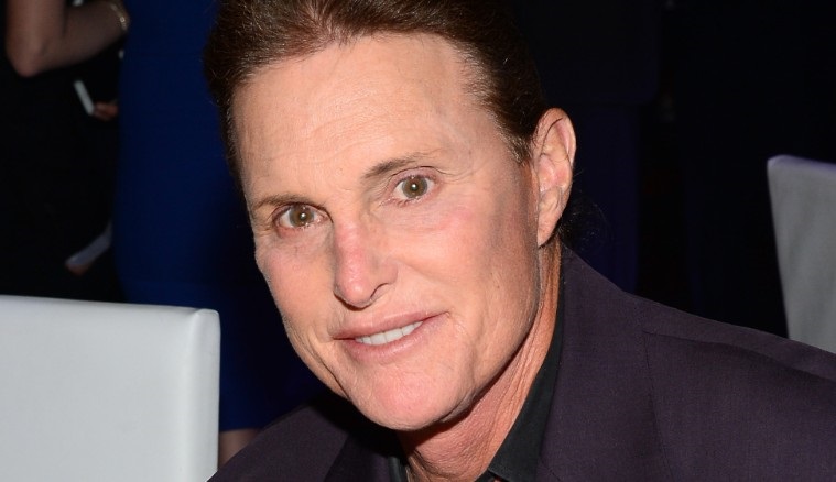 #PaintYourNailsForBruce : Des hommes se vernissent les ongles pour soutenir Bruce Jenner