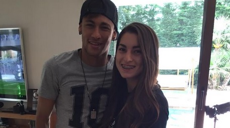 Une fan de Neymar renonce à une grosse somme d’argent afin de rencontrer le footballeur !