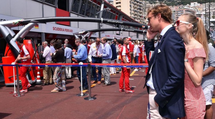 Pierre Casiraghi et Beatrice Borromeo en amoureux au Grand Prix de Monaco (Photos)