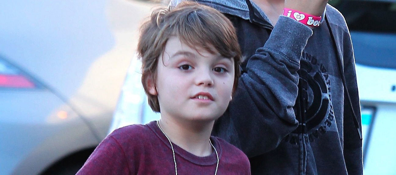 Le fils de Johnny Depp et Vanessa Paradis, petite star sur Facebook
