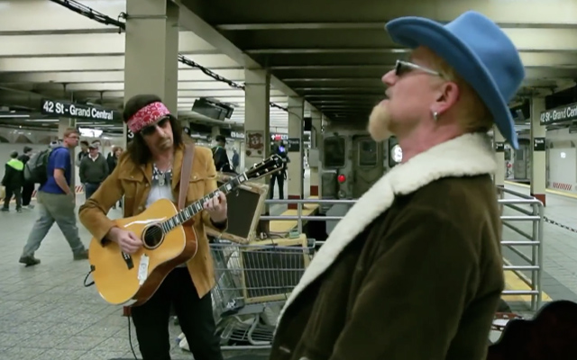 Le groupe U2 contraint de faire la manche dans le métro