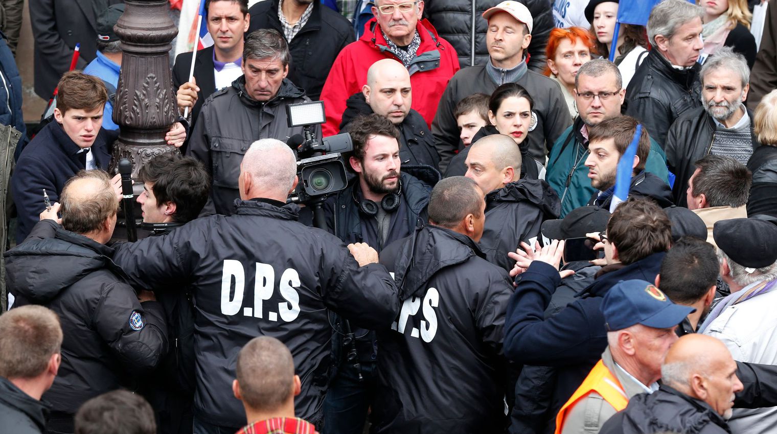 Quand le defilé FN se transforme en ring : &quot;L'agression fut violente et choquante&quot;
