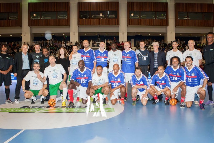 Les bleus de 98 se retrouvent avec le frère Vastine le temps d'un match !