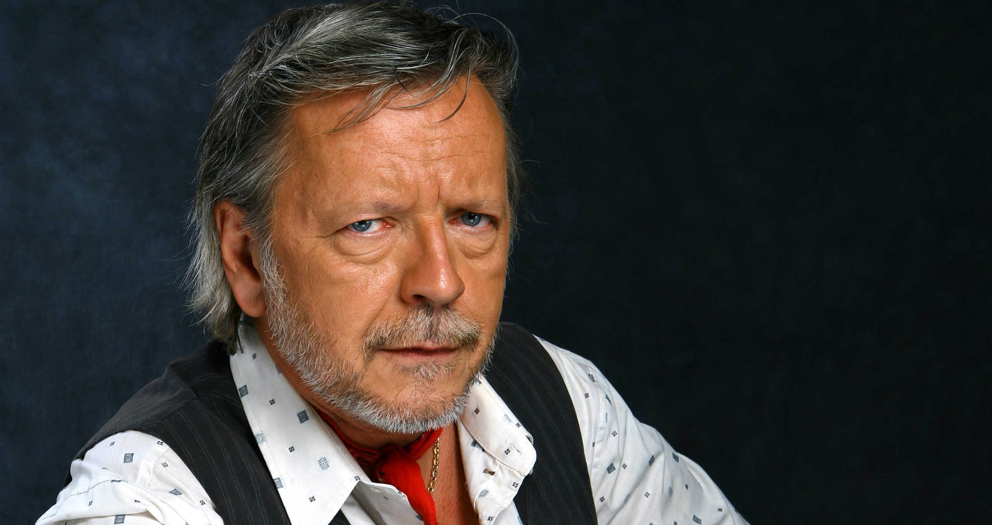 Renaud boit toujours mais écrit à nouveau