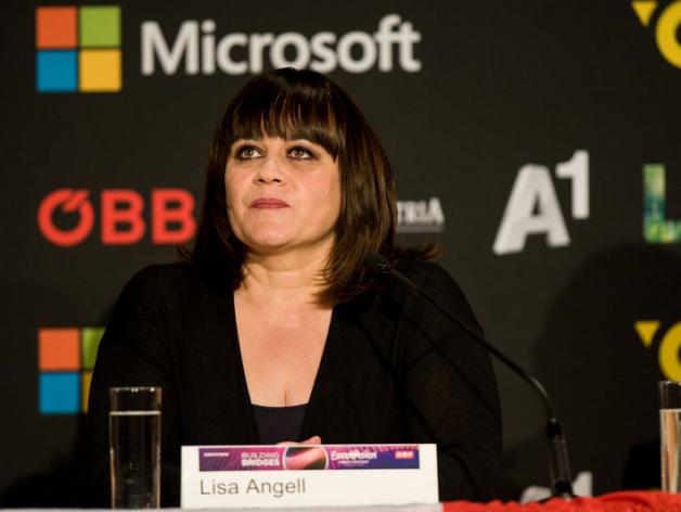 &quot;Ringarde&quot; ? Lisa Angell répond à Laurent Fabius