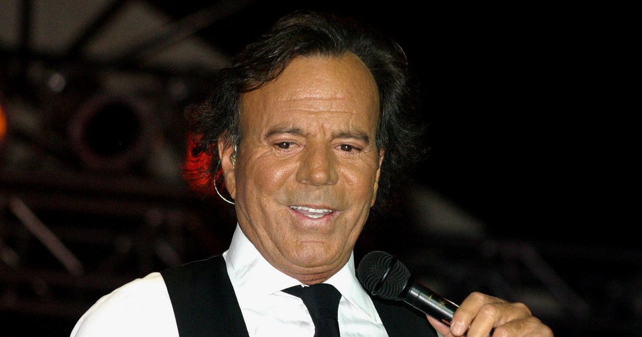 Opéré du dos, Julio Iglesias est en convalescence