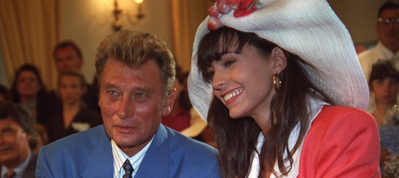 Johnny Hallyday répond aux accusations de viol d'Adeline Blondieau