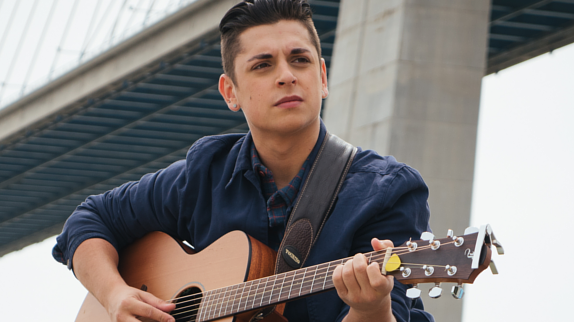 #RisingStar : Découvrez le premier single de Corentin Grévost, le gagnant de l'émission !