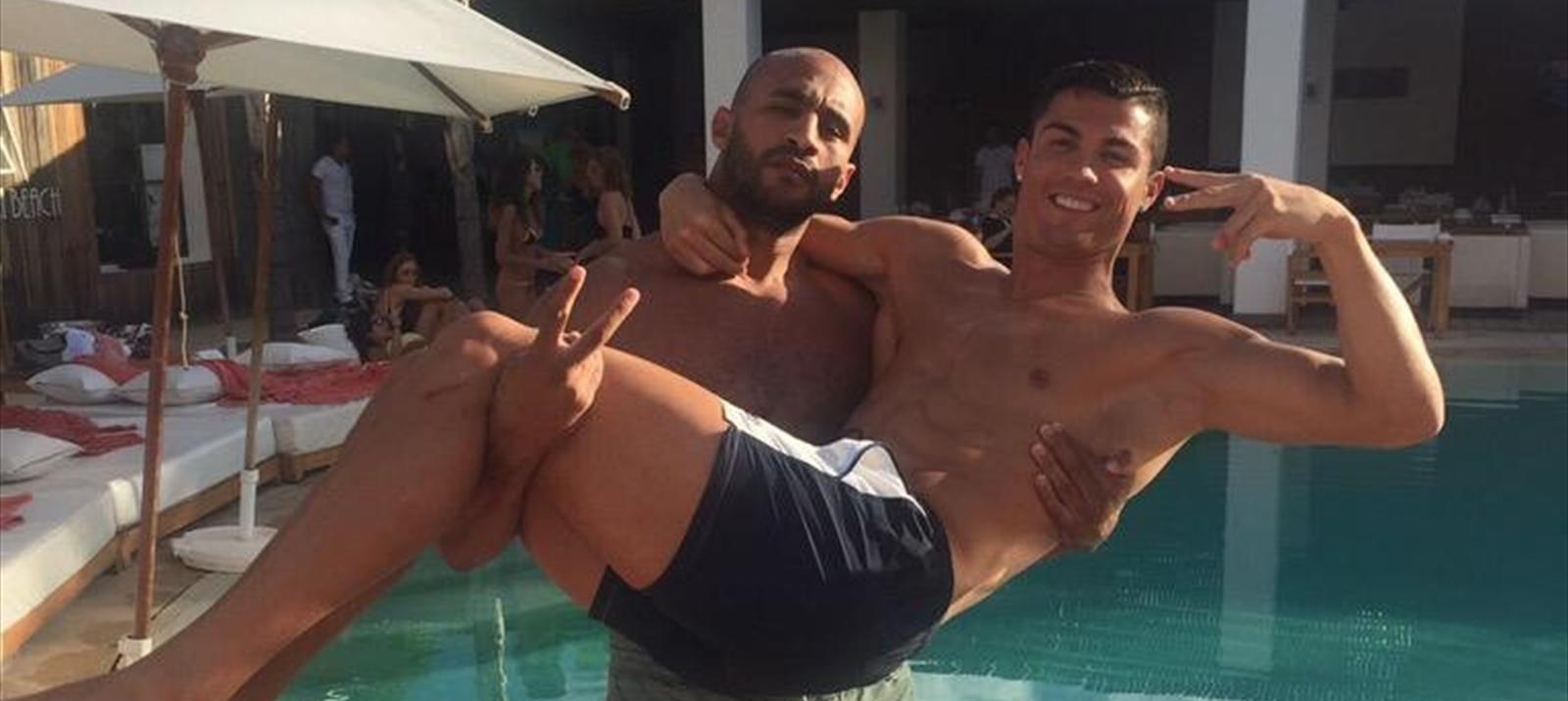 Cristiano Ronaldo en couple avec un kick-boxeur ?