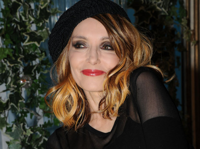 Jeanne Mas drague Cyril Hanouna en direct !